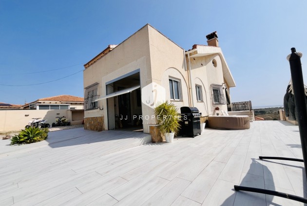 Resale - Villa -
San Miguel de Salinas - Inland