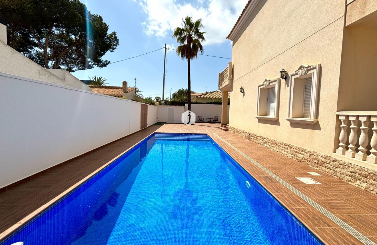 Resale - Villa -
Cabo Roig - Costa Blanca