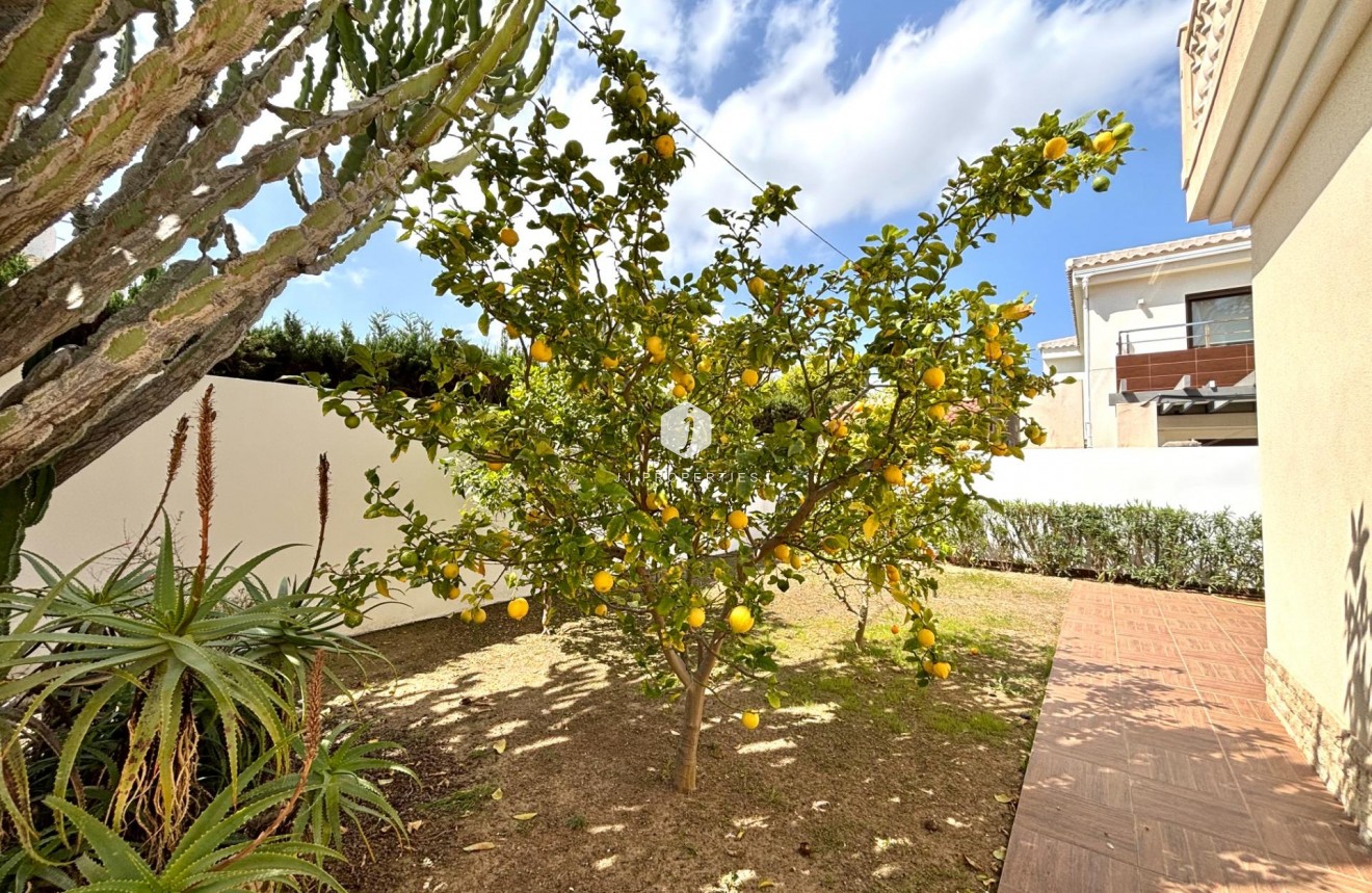 Resale - Villa -
Cabo Roig - Costa Blanca
