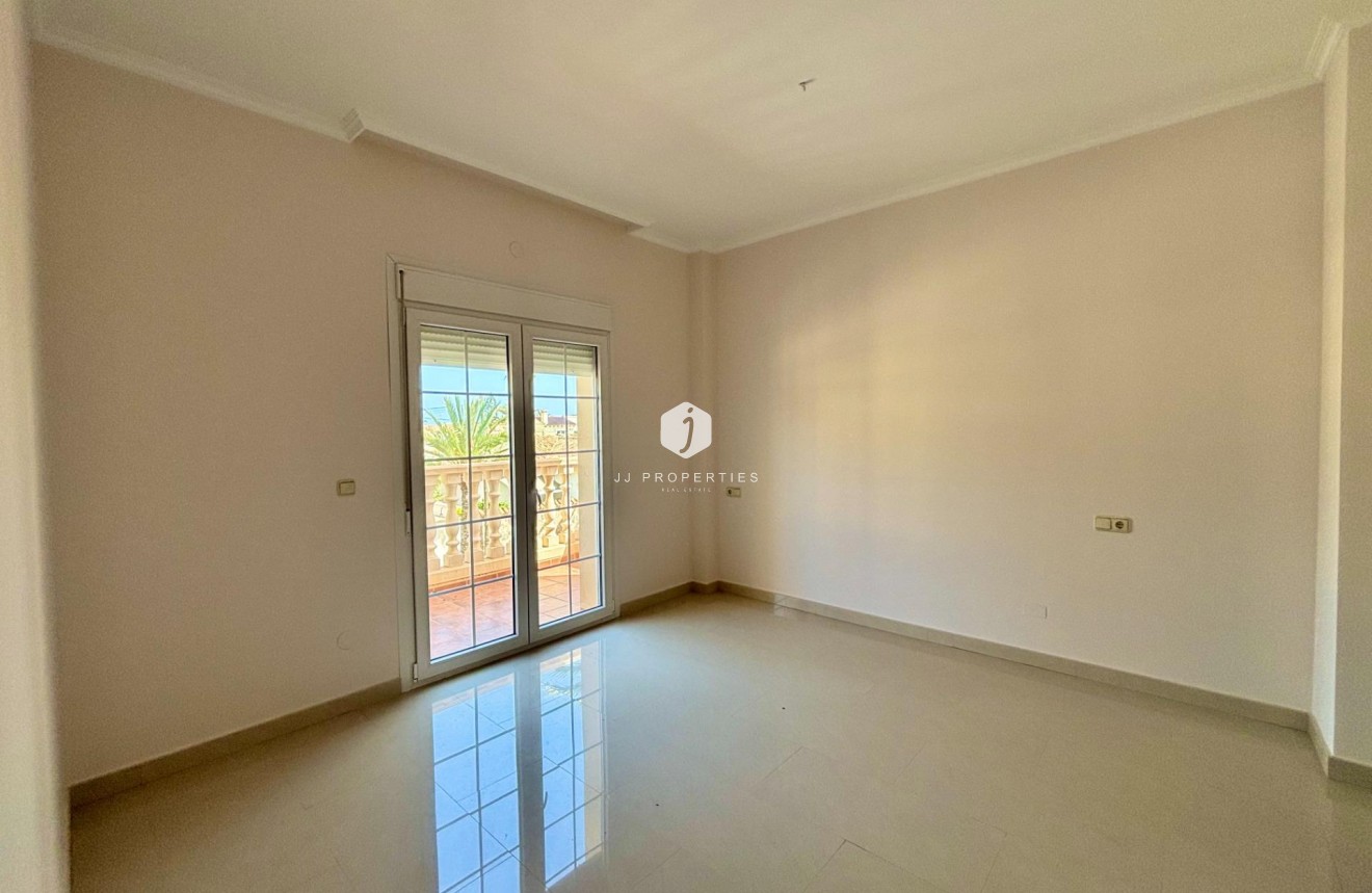 Resale - Villa -
Cabo Roig - Costa Blanca