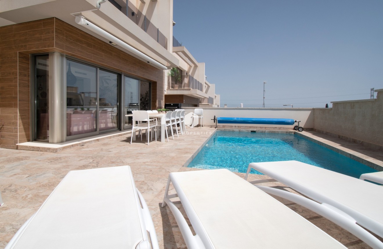 Resale - Villa -
Orihuela Costa - Costa Blanca