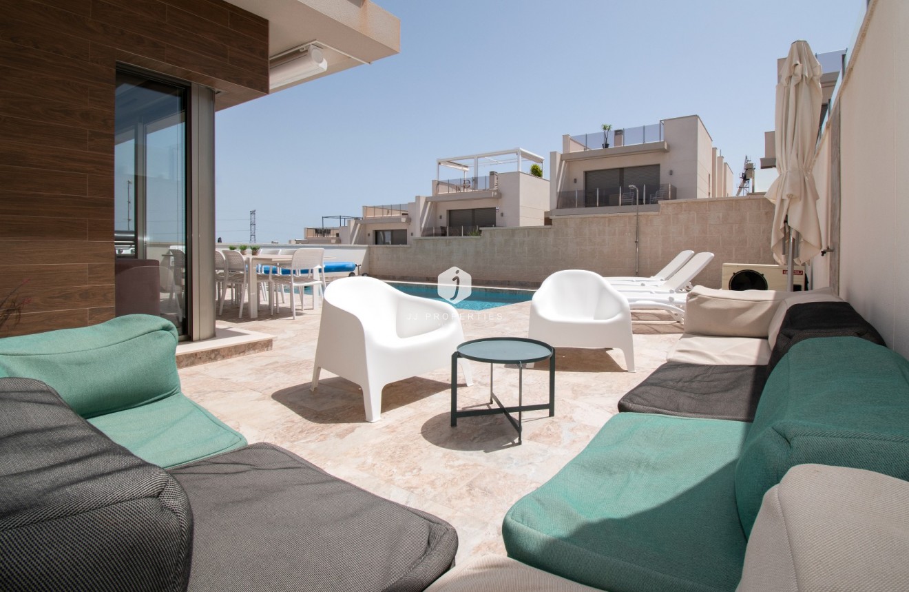 Resale - Villa -
Orihuela Costa - Costa Blanca