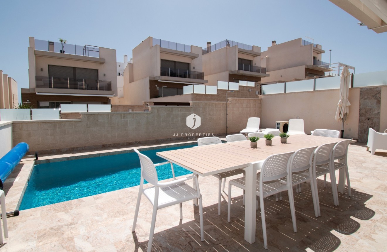 Resale - Villa -
Orihuela Costa - Costa Blanca