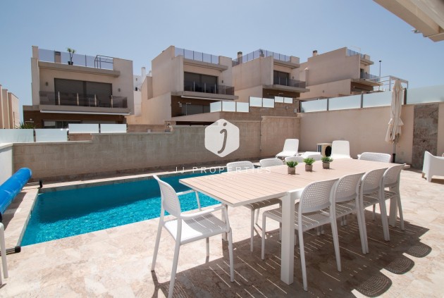 Resale - Villa -
Orihuela Costa - Costa Blanca