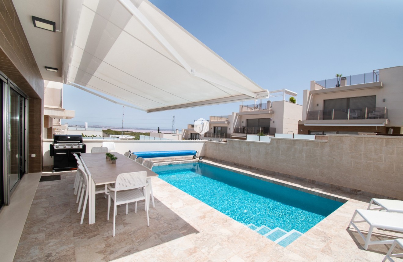 Resale - Villa -
Orihuela Costa - Costa Blanca