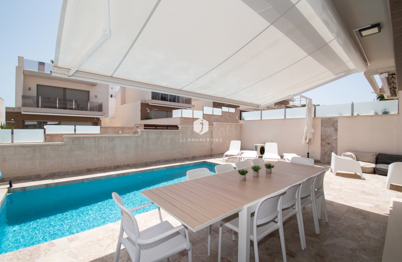 Resale - Villa -
Orihuela Costa - Costa Blanca