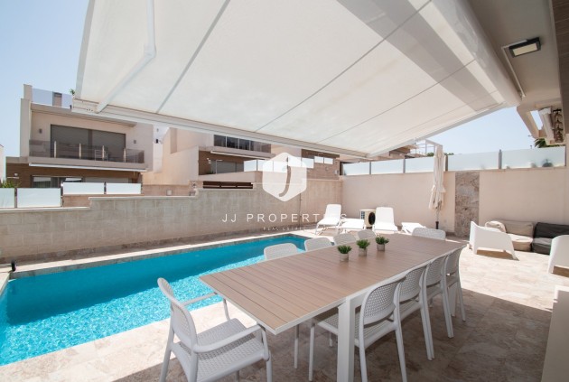 Resale - Villa -
Orihuela Costa - Costa Blanca