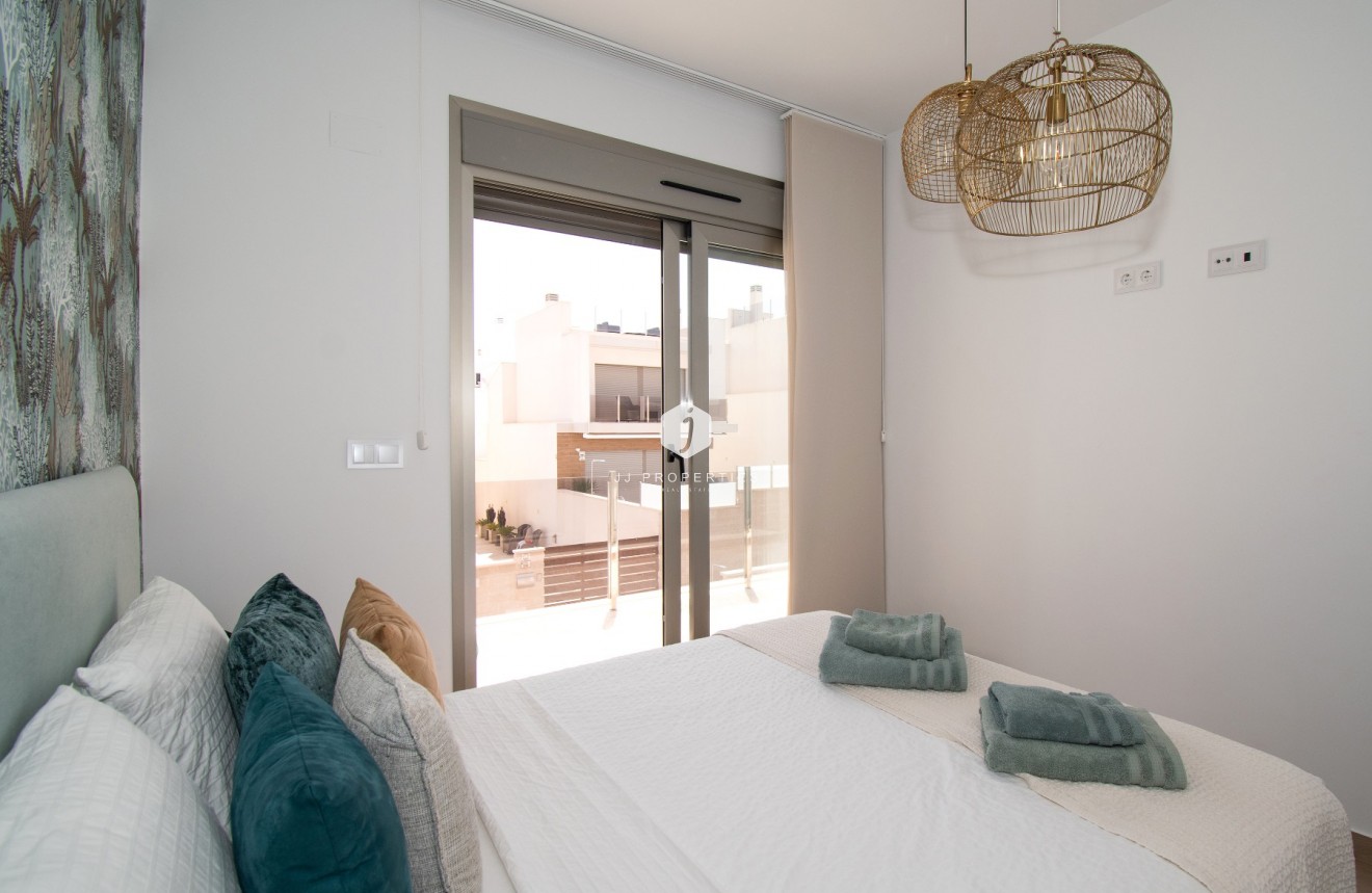 Resale - Villa -
Orihuela Costa - Costa Blanca