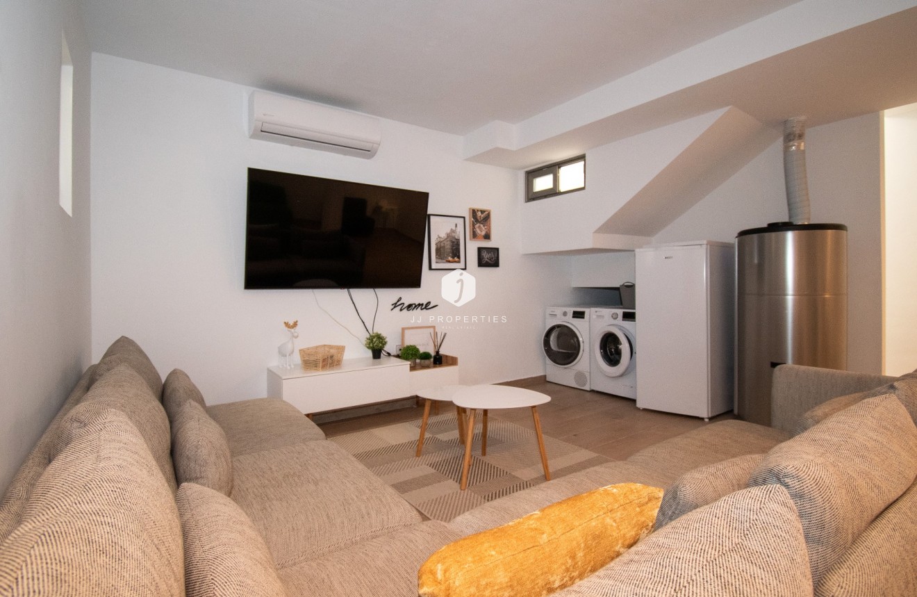 Resale - Villa -
Orihuela Costa - Costa Blanca