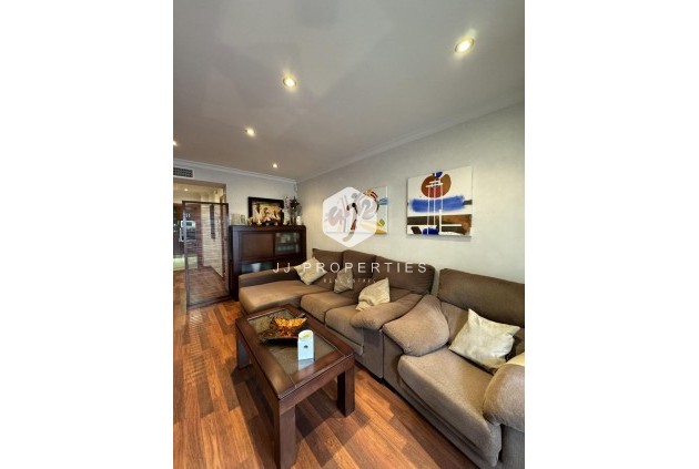 Resale - Apartment / flat -
Torrevieja - Playa del Cura