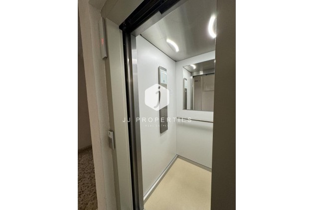 Resale - Apartment / flat -
Torrevieja - Playa del Cura