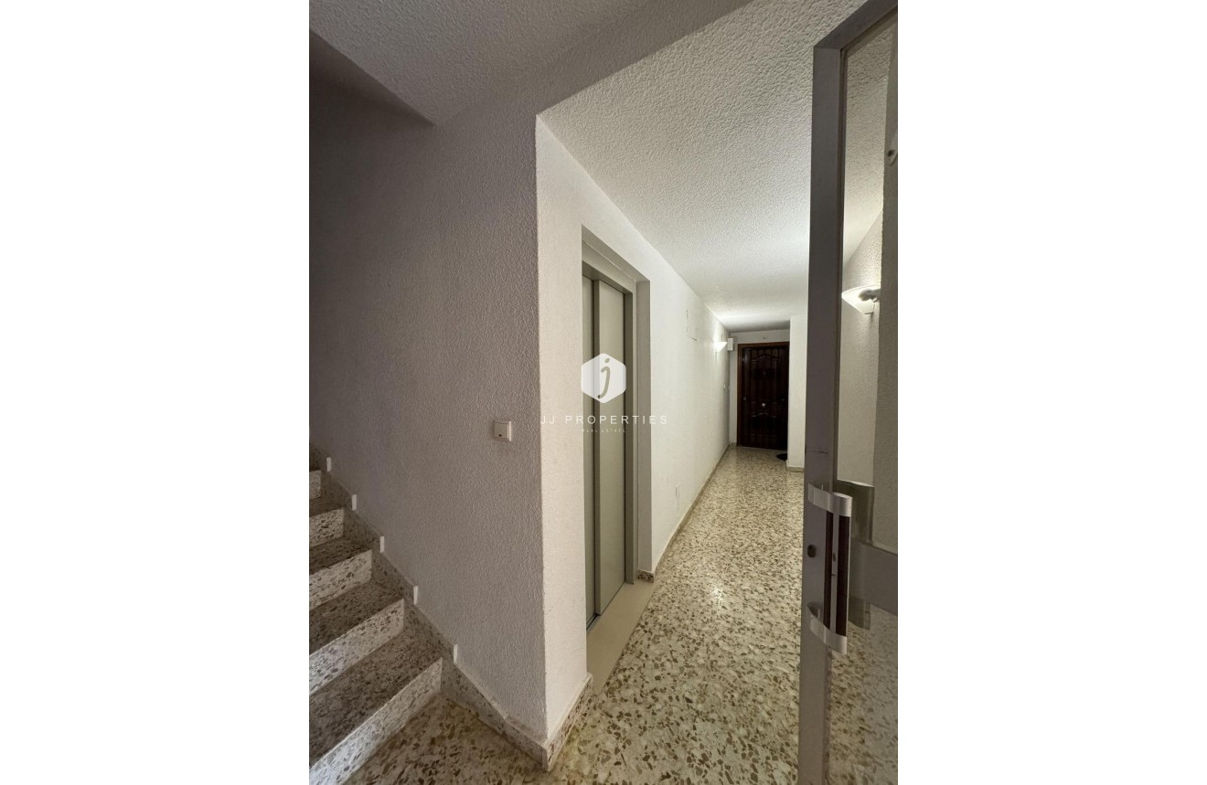 Resale - Apartment / flat -
Torrevieja - Playa del Cura