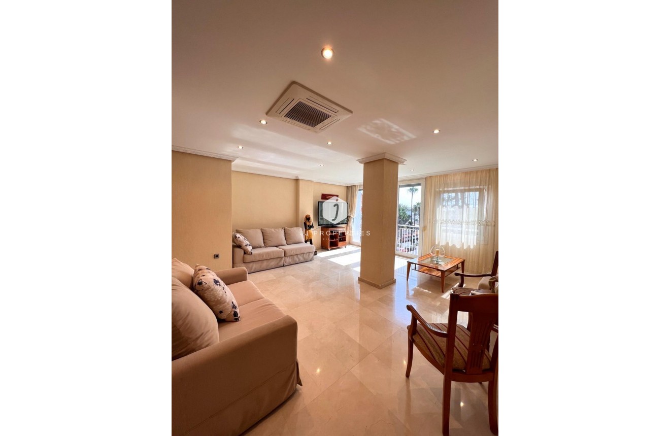 Tweedehands - duplex -
Torrevieja