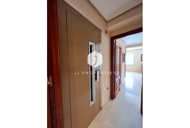 Tweedehands - duplex -
Torrevieja