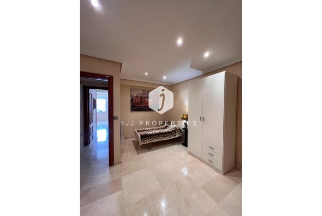 Tweedehands - duplex -
Torrevieja