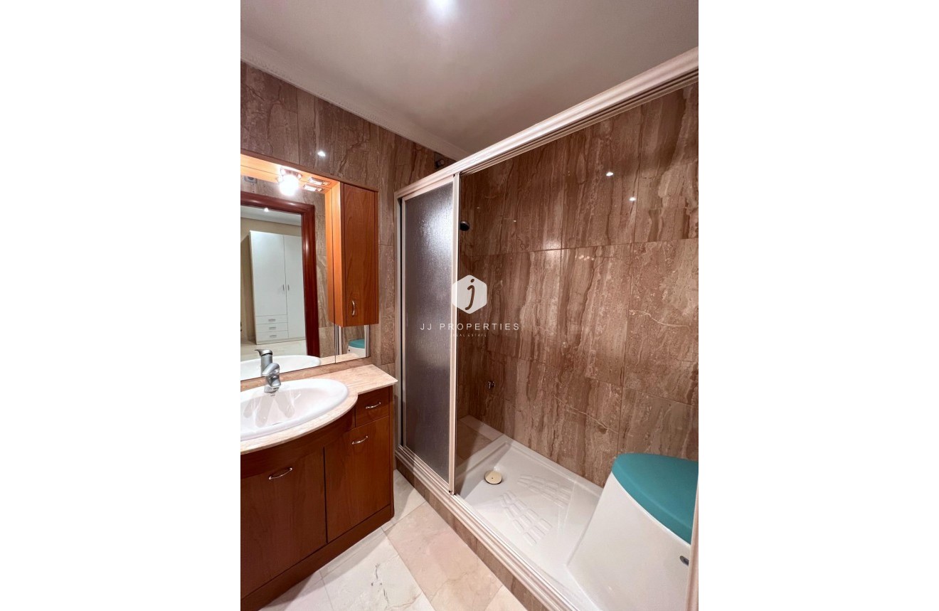 Tweedehands - duplex -
Torrevieja