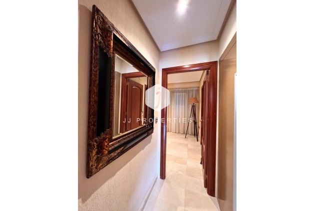 Tweedehands - duplex -
Torrevieja