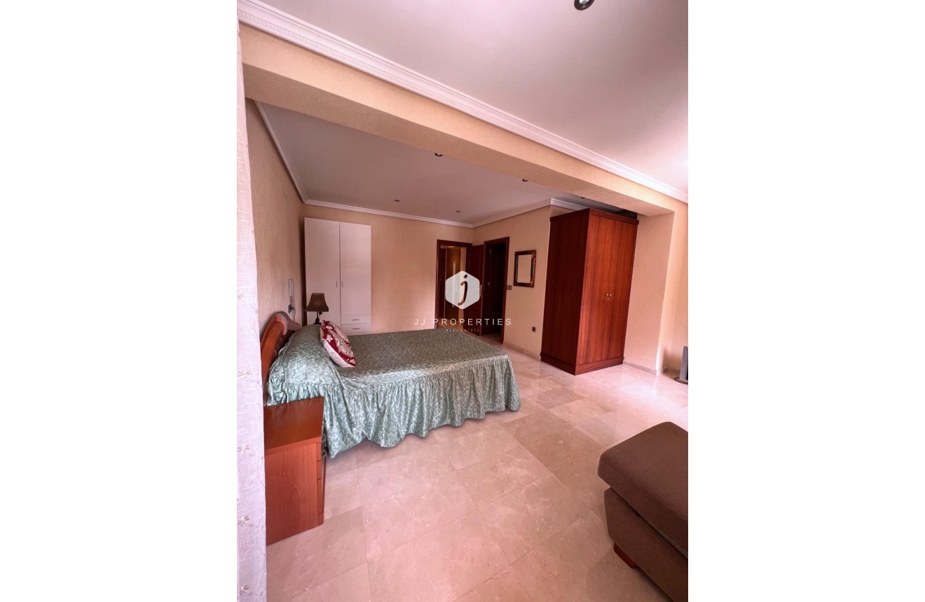 Tweedehands - duplex -
Torrevieja