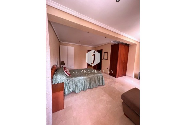 Tweedehands - duplex -
Torrevieja