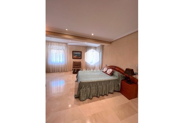Tweedehands - duplex -
Torrevieja