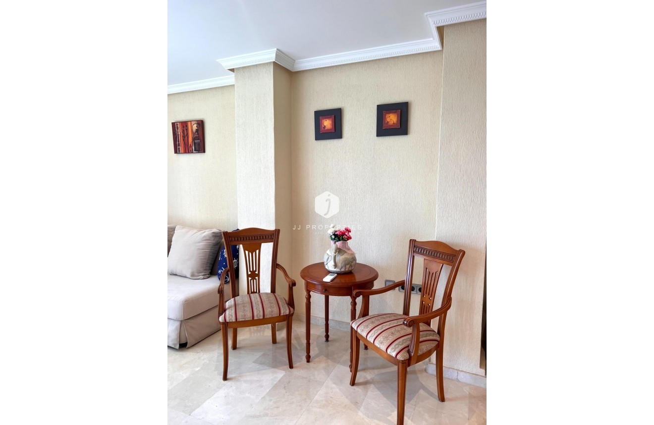 Tweedehands - duplex -
Torrevieja