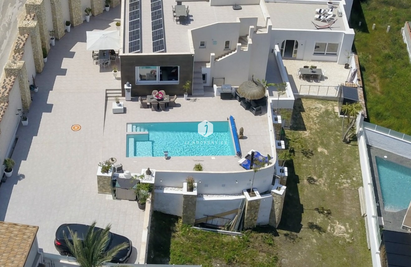 Resale - Villa -
Rojales - Inland