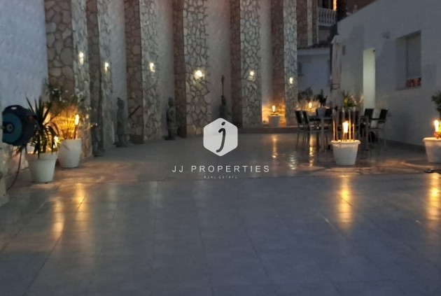 Resale - Villa -
Rojales - Inland