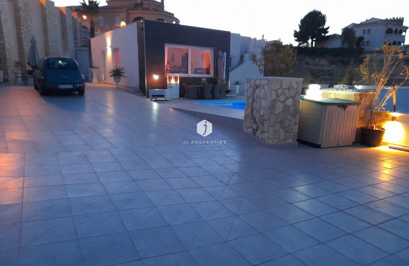 Resale - Villa -
Rojales - Inland