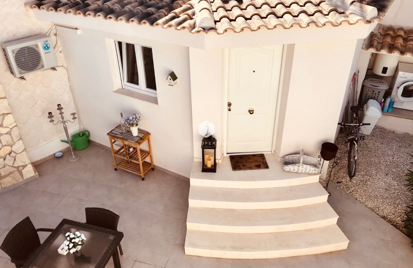 Resale - Villa -
Rojales - Inland