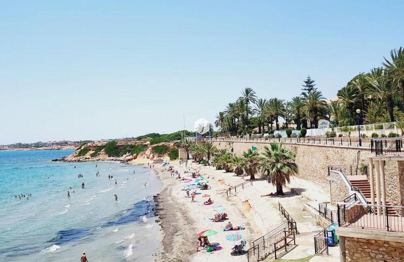 Resale - Villa -
Orihuela Costa - Punta Prima