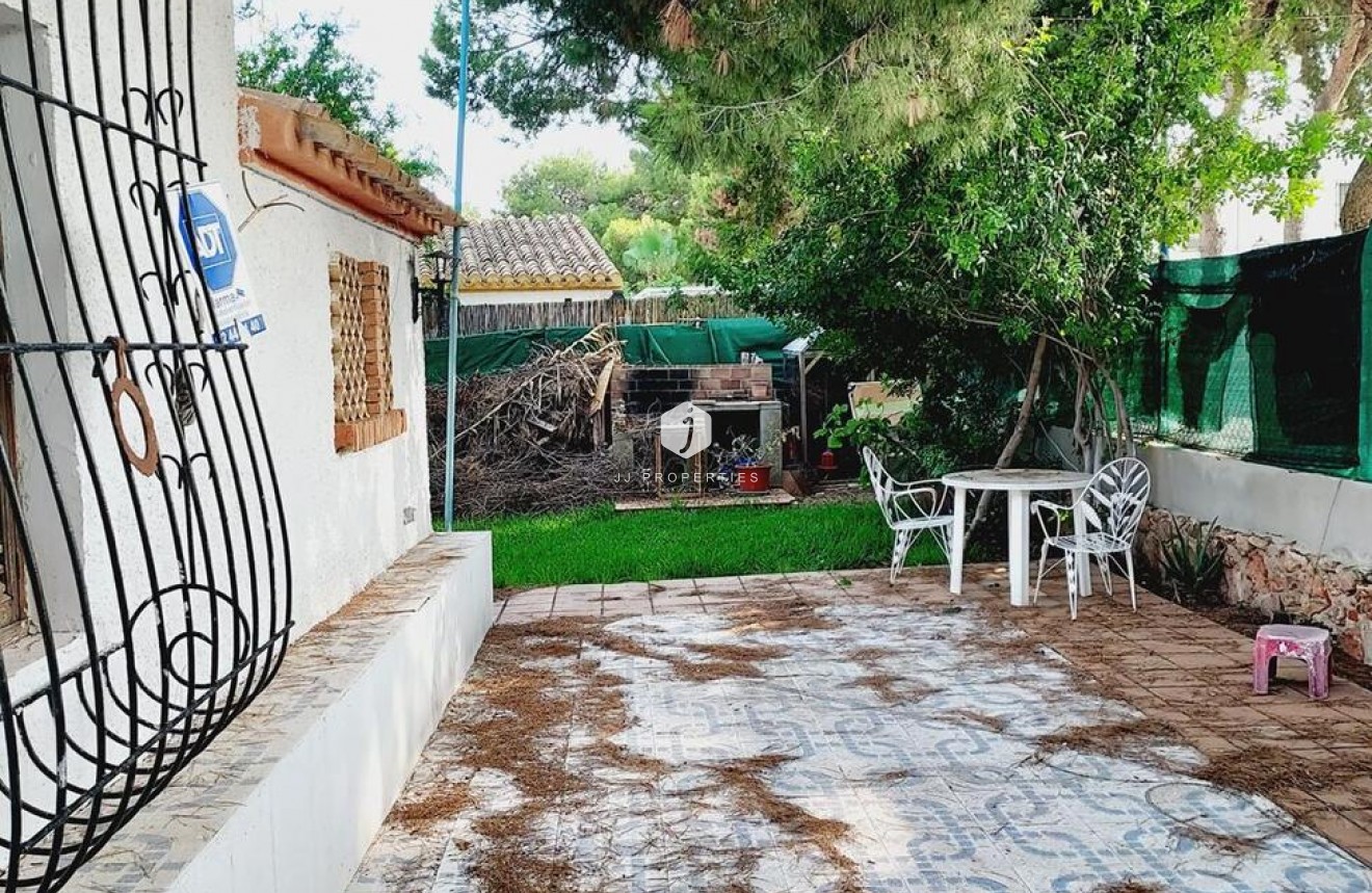 Resale - Villa -
Orihuela Costa - Punta Prima