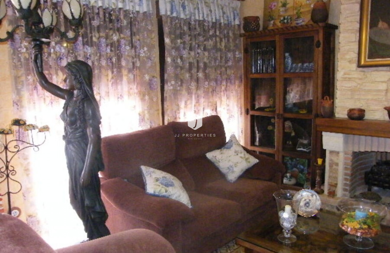 Resale - Chalet -
Daya Nueva - Costa Blanca