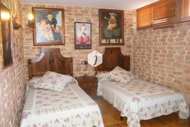 Resale - Chalet -
Daya Nueva - Costa Blanca