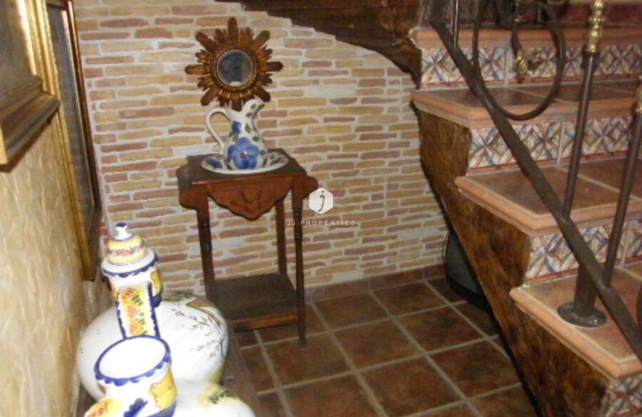 Resale - Chalet -
Daya Nueva - Costa Blanca