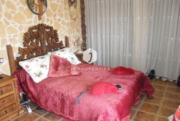 Resale - Chalet -
Daya Nueva - Costa Blanca
