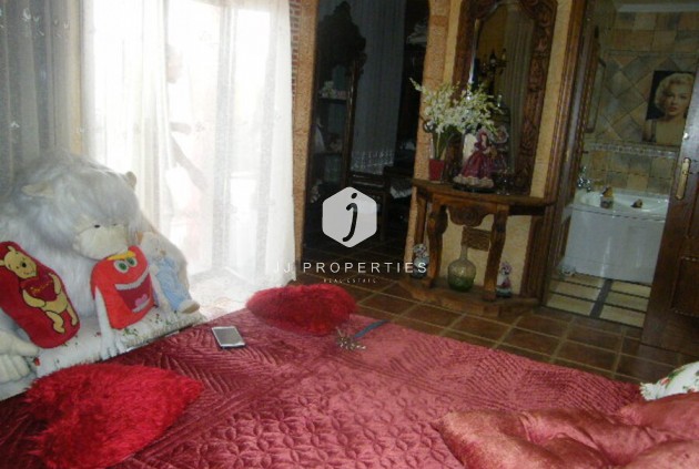 Resale - Chalet -
Daya Nueva - Costa Blanca