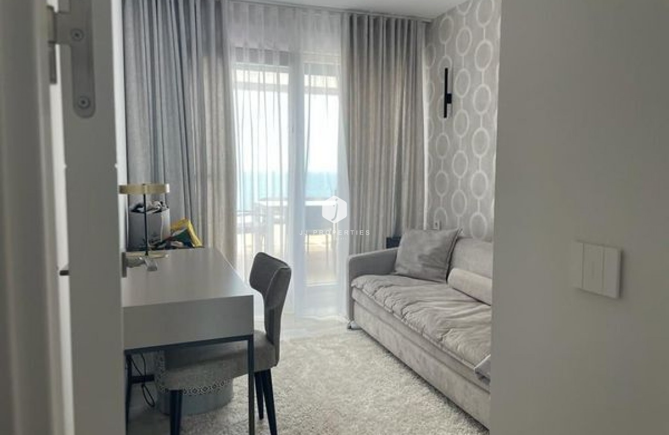 Resale - Penthouse -
Punta Prima - Costa Blanca