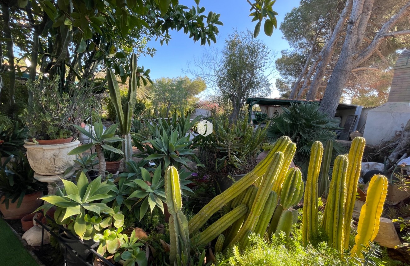 Resale - Villa -
Orihuela Costa - Costa Blanca