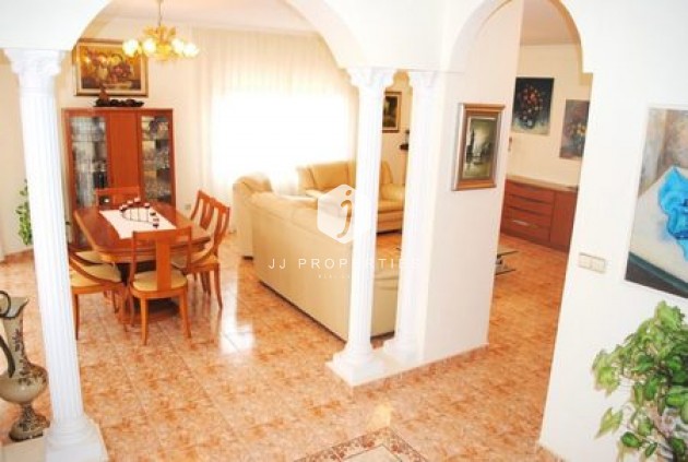 Resale - Villa -
La Zenia - Costa Blanca
