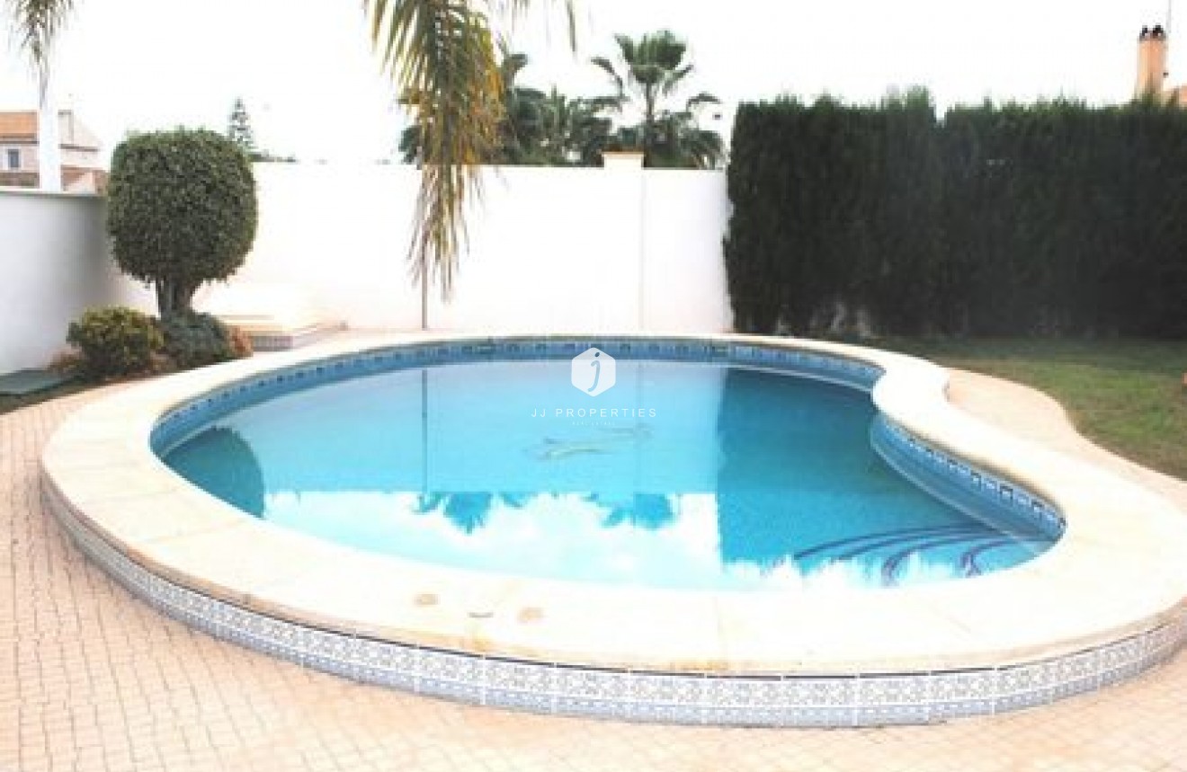 Resale - Villa -
La Zenia - Costa Blanca