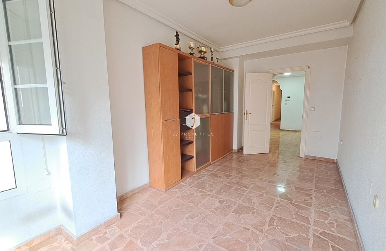 Resale - Apartment / flat -
Torrevieja - Costa Blanca