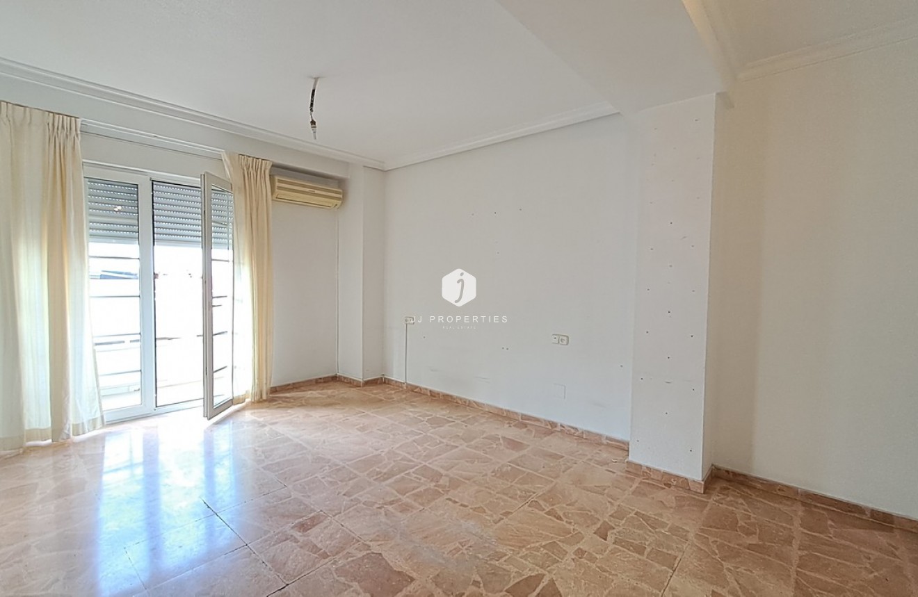 Resale - Apartment / flat -
Torrevieja - Costa Blanca