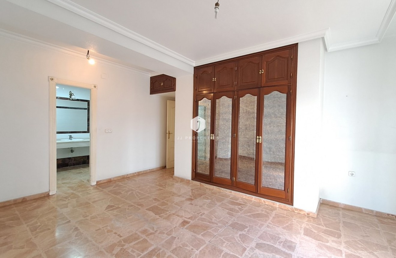 Resale - Apartment / flat -
Torrevieja - Costa Blanca