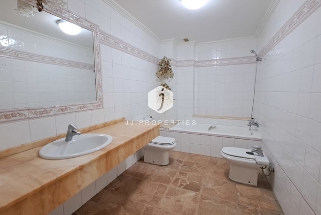 Resale - Apartment / flat -
Torrevieja - Costa Blanca