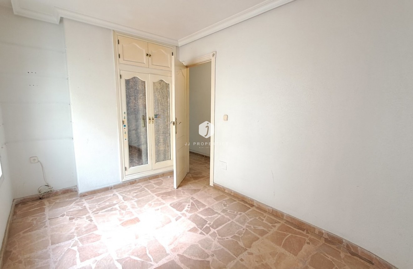 Resale - Apartment / flat -
Torrevieja - Costa Blanca