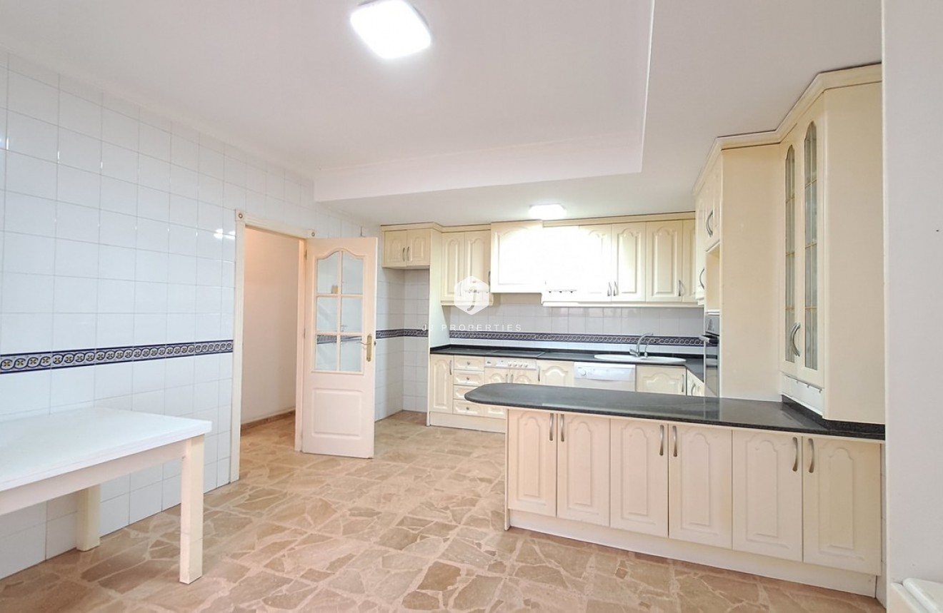 Resale - Apartment / flat -
Torrevieja - Costa Blanca