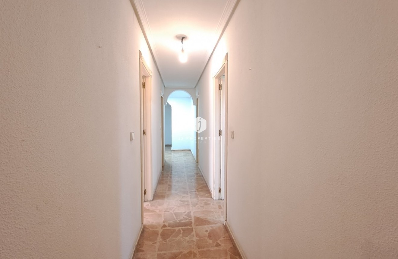 Resale - Apartment / flat -
Torrevieja - Costa Blanca