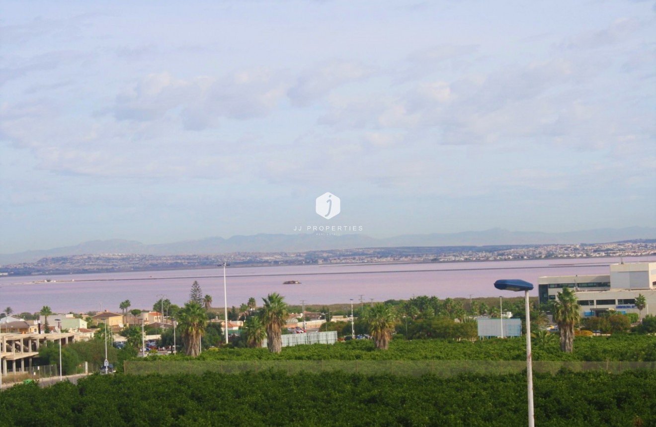 Resale - Chalet -
Los Altos - Costa Blanca