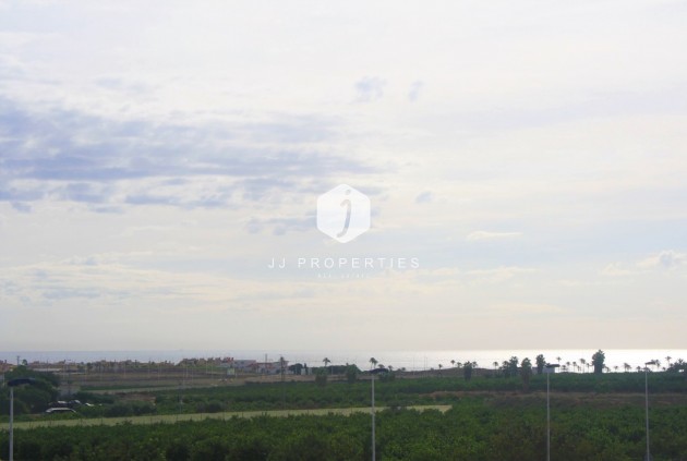 Resale - Chalet -
Los Altos - Costa Blanca