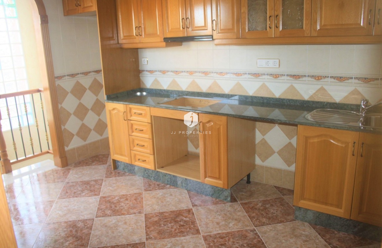 Resale - Chalet -
Los Altos - Costa Blanca
